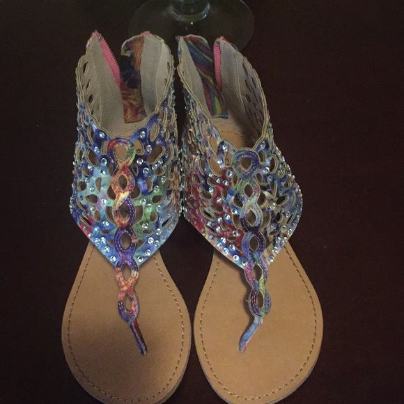 Sandals - Picture 2 of 4